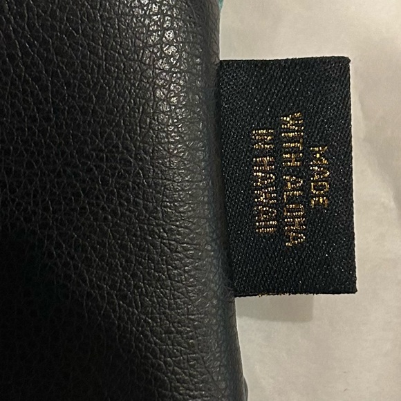 Brand new! Large clutch with leather strap in Berry - Picture 3 of 3